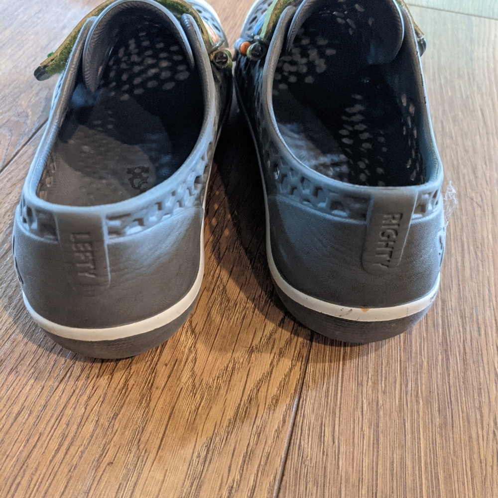 Plae boy's sandles